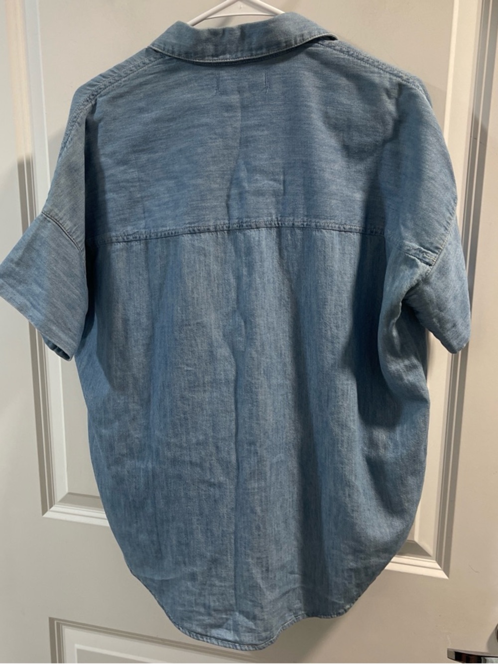 Madewell Women’s Light Wash Denim Button-Up Shirt Have Two Spots - Picture 2 of 5